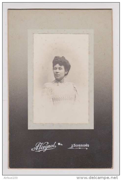 STUDIO PHOTO A. VERGNOL SOISSONS AISNE (02) - FEMME EN BUSTE - - Anonymous Persons