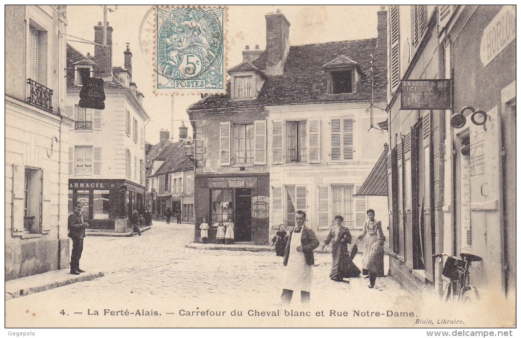 LA FERTE ALAIS -  Carrefour Du Cheval Blanc Et Rue Notre Dame - La Ferte Alais