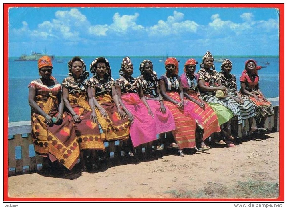 Ilha De Moçambique - Mozambique Island - Mulheres Macuas ( 2 Scans ) Afrique - Mozambique