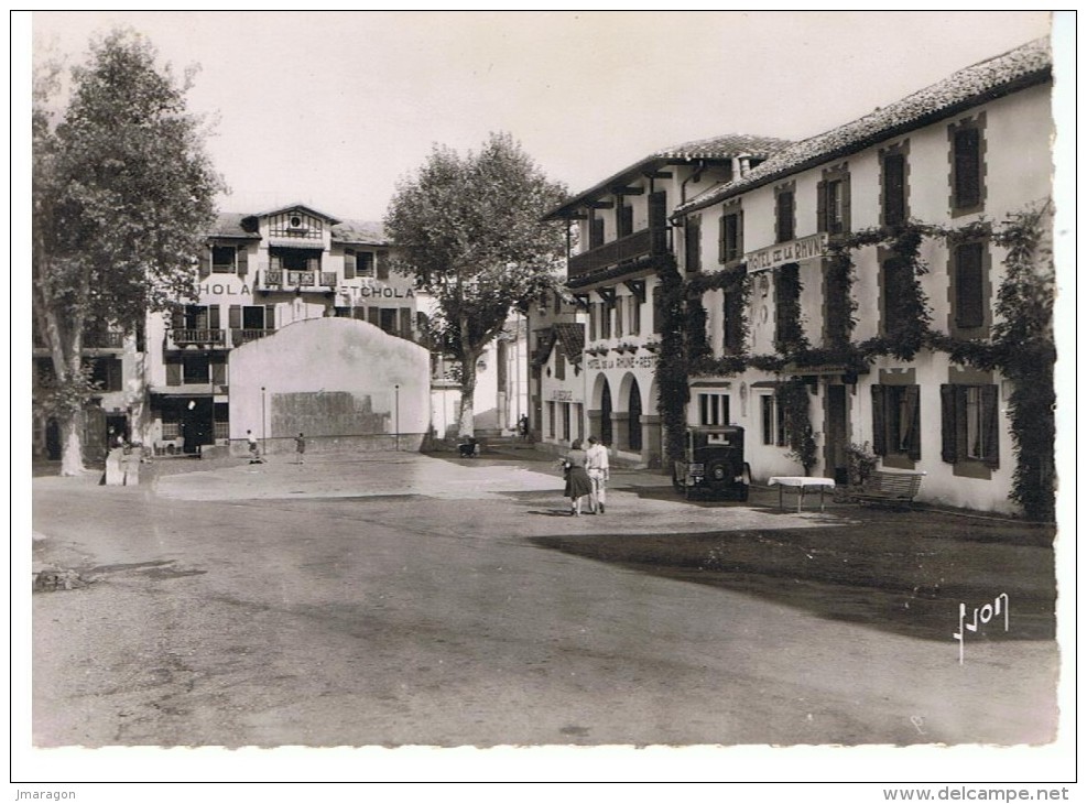 ASCAIN - La Place Et Le Fronton - Yvon 5063 - Non Circulée  - Tbe - Ascain