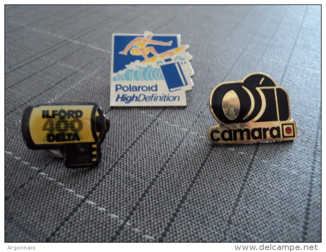 LOT DE 3 PIN'S  CAMARA/ILFORD 400/POLAROID - Photography