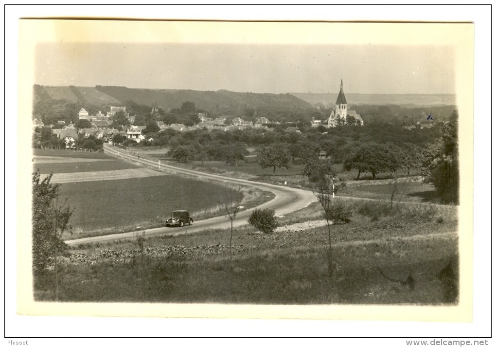 ANET : Panorama : Le Village, L'église, Au Premier Plan La Route (4CV) - Anet