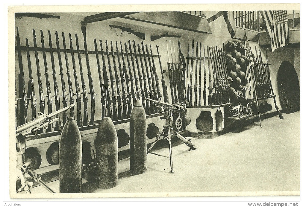 68 CPA Photo Saint Amarin Armes Section Guerre Musee Serret 1944 45 - Saint Amarin