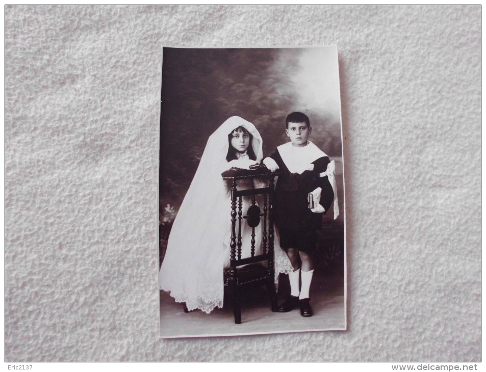 CARTE PHOTO...ENFANTS EN COMMUNION - Communion