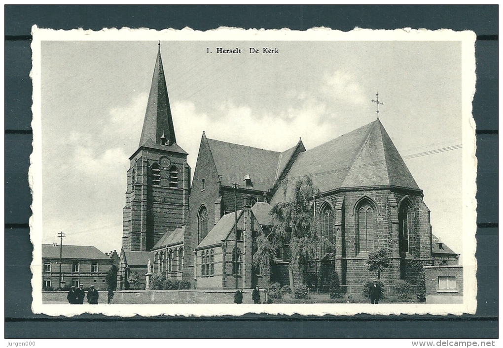 HERSELT: De Kerk, Niet Gelopen Postkaart (Uitg Matthys) (GA19348) - Herselt