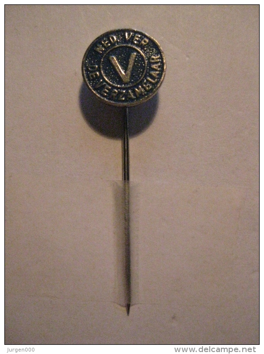 Pin De Veramelaar (GA01054) - Associations