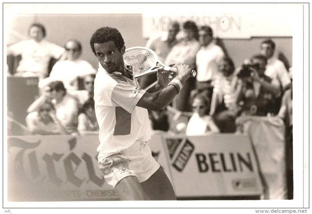 @  YANNICK NOHAH INTERNATIONAUX DE TENNIS ROLAND GAROS MARDI 27/05/86 - Personalità Sportive