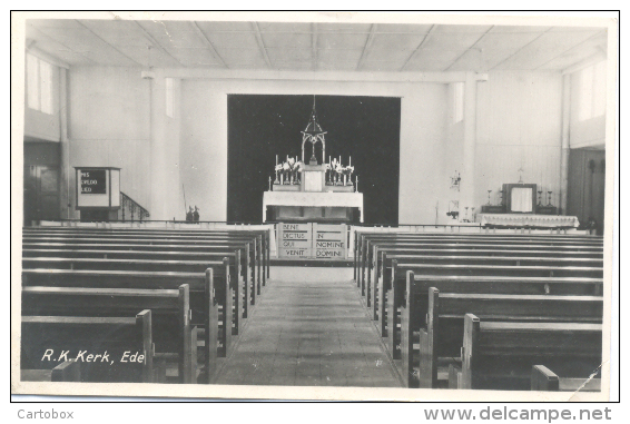 Ede, R.K.Kerk  (glansfotokaart) Interieur Noodgebouw - Ede