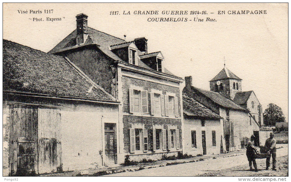 Cpa 1917,  COURMELOIS, Marne, Deux Soldats Transportent  Une Panière (44.65) - Altri & Non Classificati