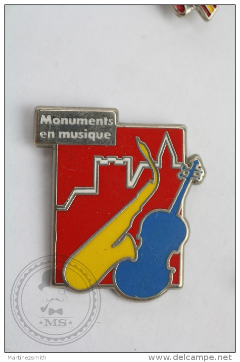 Monuments En Musique - Pin Badge #PLS - Música