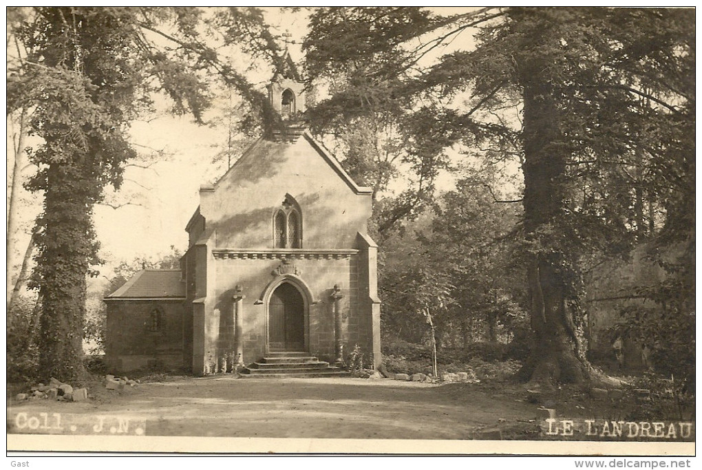 85    LES  HERBIERS     PHOTO   LE  LANDREAU  (LA  CHAPELLE  DU  CHATEAU ) - Les Herbiers