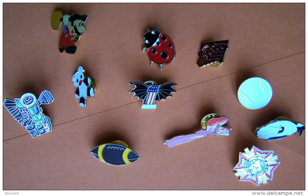 Pin's  Divers Super Mario Jessica Rabbit Etc... - Lots