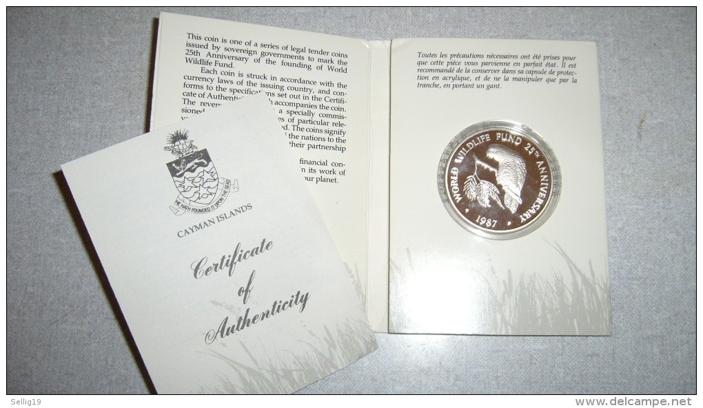 WWF 25th Anniversary Coin Collection - Cayman Islands - Cuban Amazon - Caimán (Islas)