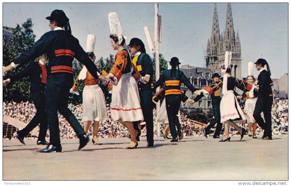 LE JABADAO DANSE PAR UN GROUPE BIGOUDEN DE PONT L'ABBE (DIL77) - Quimper