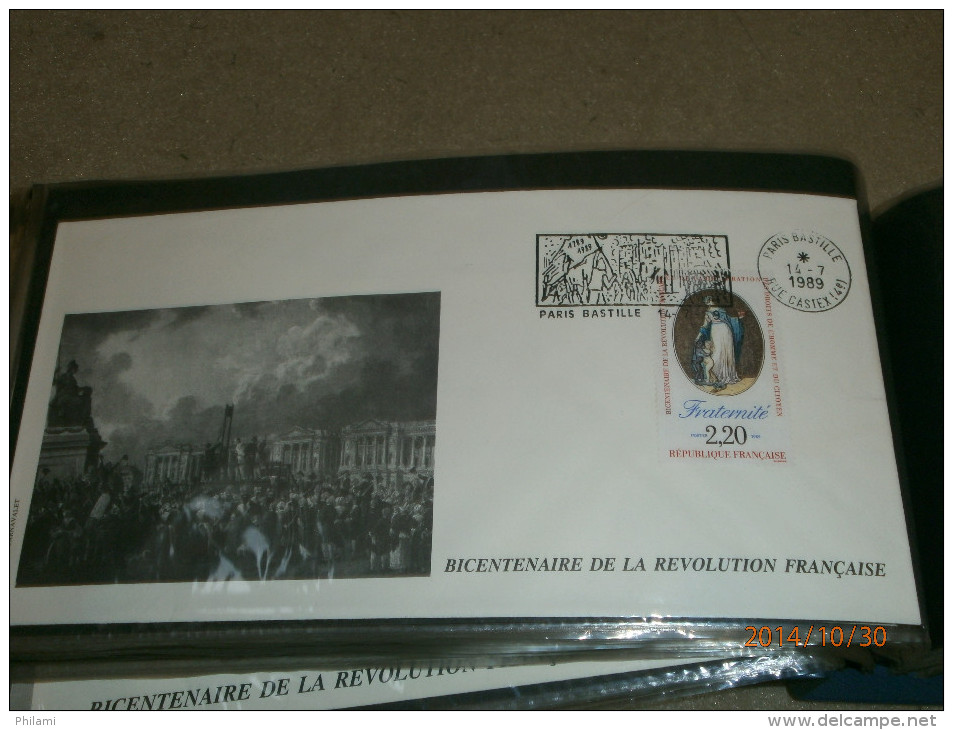 BICENTENAIRE DE LA REVOLUTION FRANCAISE, 100 DOCUMENTS DIFFERENTS. (1048)