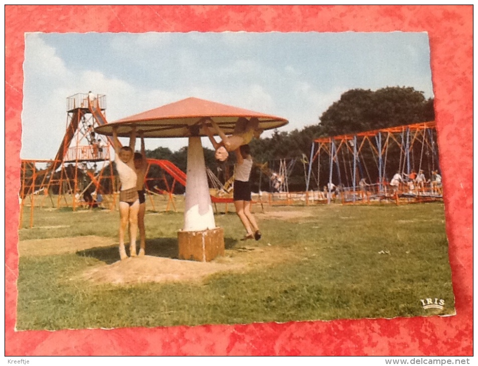 L'Hirondelle -Oteppe.  Plaine De Jeux. Speelplein. Spelende Kinderen. - Burdinne