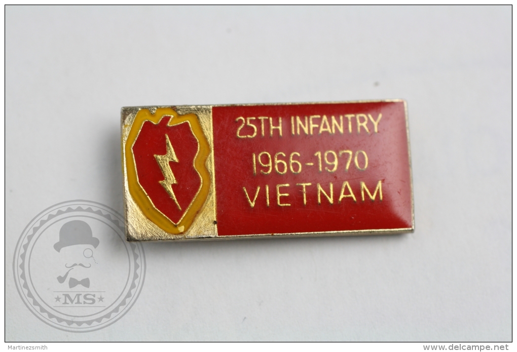 25th Infantry 1966 - 1970 Vietnam  - Pin Badge #PLS - Militares