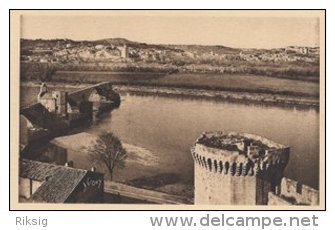 Avignon.  Vue Panoramique Sur Villeneuve-les-Avignon.      S-1612 - Avignon