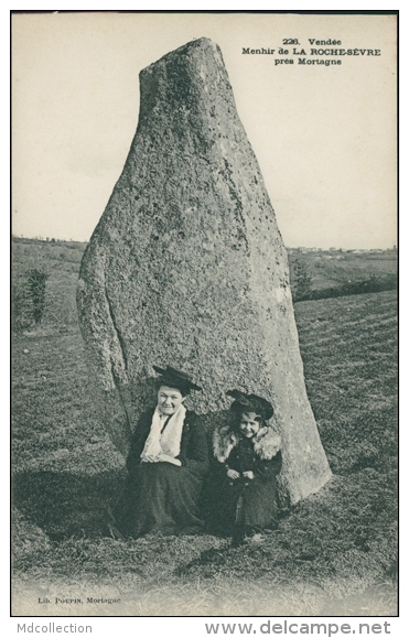 85 MORTAGNE SUR SEVRE / Menhir / - Mortagne Sur Sevre