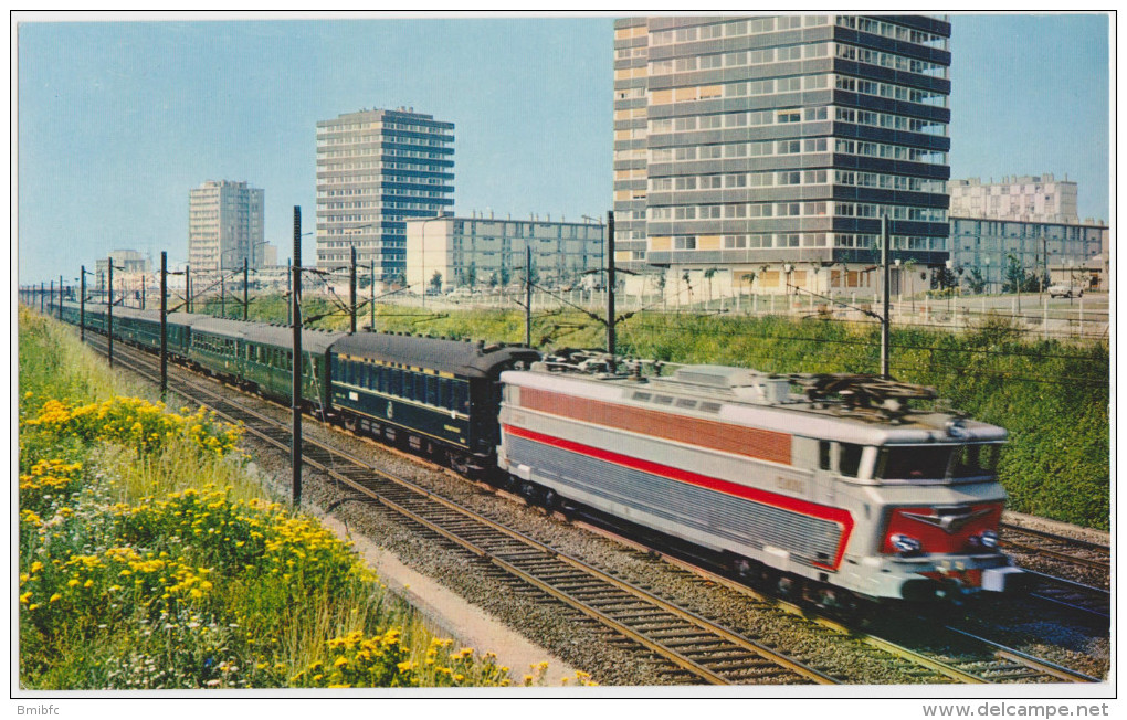 Train : Splendide Image Des Editions La Vie Du Rail : Le 117 Paris-Bruxelles à Garges, Près De Paris En Tête Une CC ... - Ferrovie