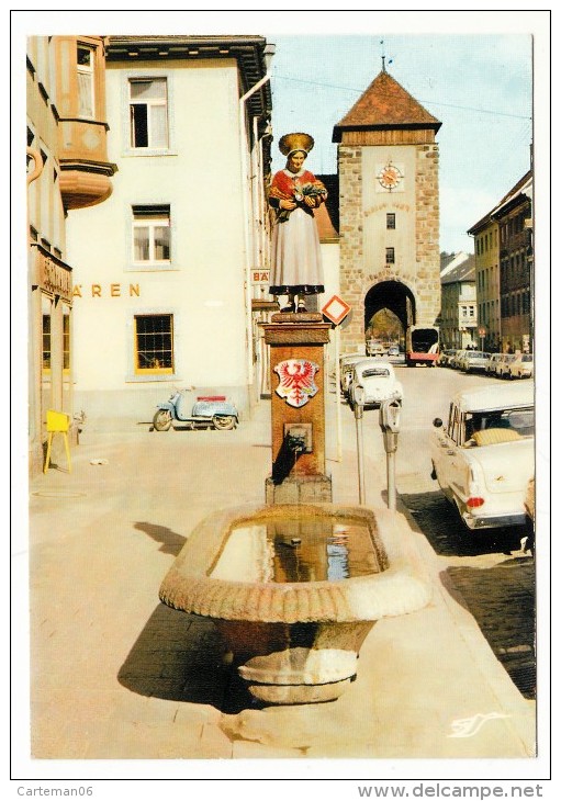 Allemagne - Villingen Im Schwarzvald - Alt Villingerin Brunnen (Vespa) - Villingen - Schwenningen