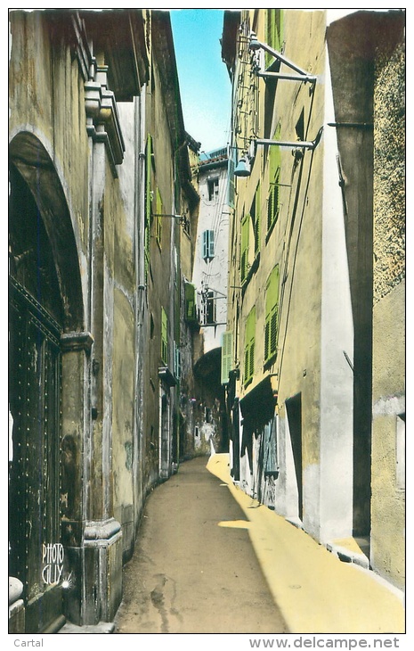 06 - GRASSE - Une Vieille Rue - Grasse