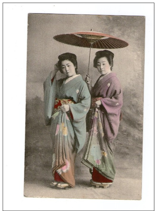 JEUNES FILLES JAPONAISES EN COSTUME TRADITIONNEL - Autres & Non Classés