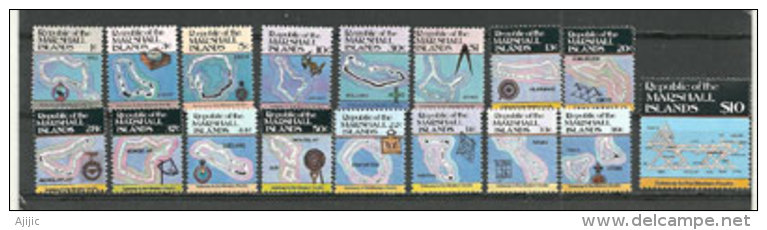 Cartes Des Atolls Coraliens Des ILES MARSHALL   17 T-p Neufs ** Forte Côte  35,00 €  (faciale $ 14,50) - Marshallinseln