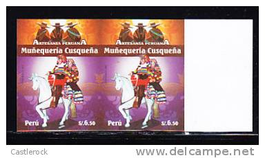 RB)2009 PERU, PERUVIAN CRAFTS/MUÑEQUERIA CUSQUEÑA MNH IMPERFORATE PAIR - Peru