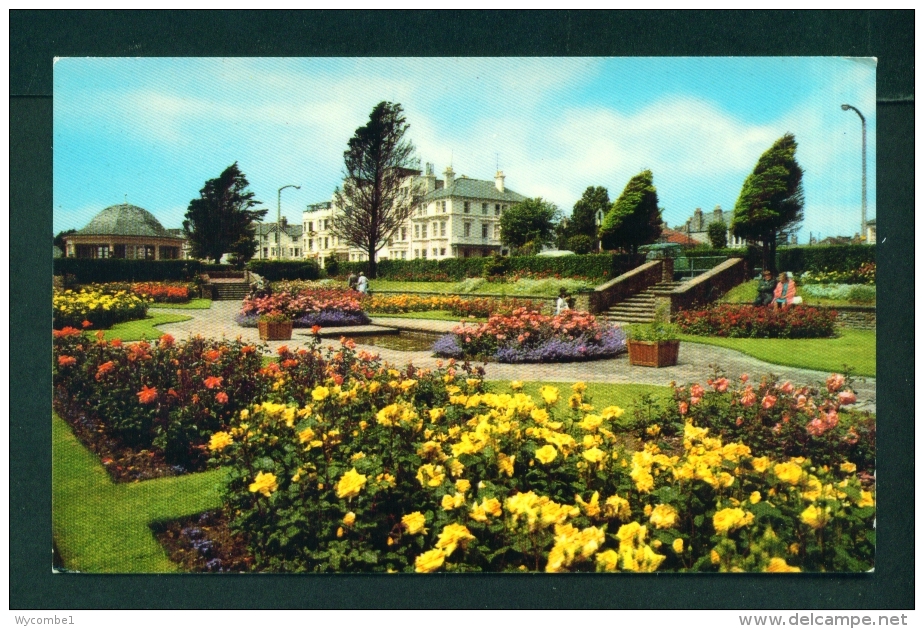 ENGLAND  -  Clacton On Sea  The Sunken Gardens  Unused Postcard As Scan - Clacton On Sea