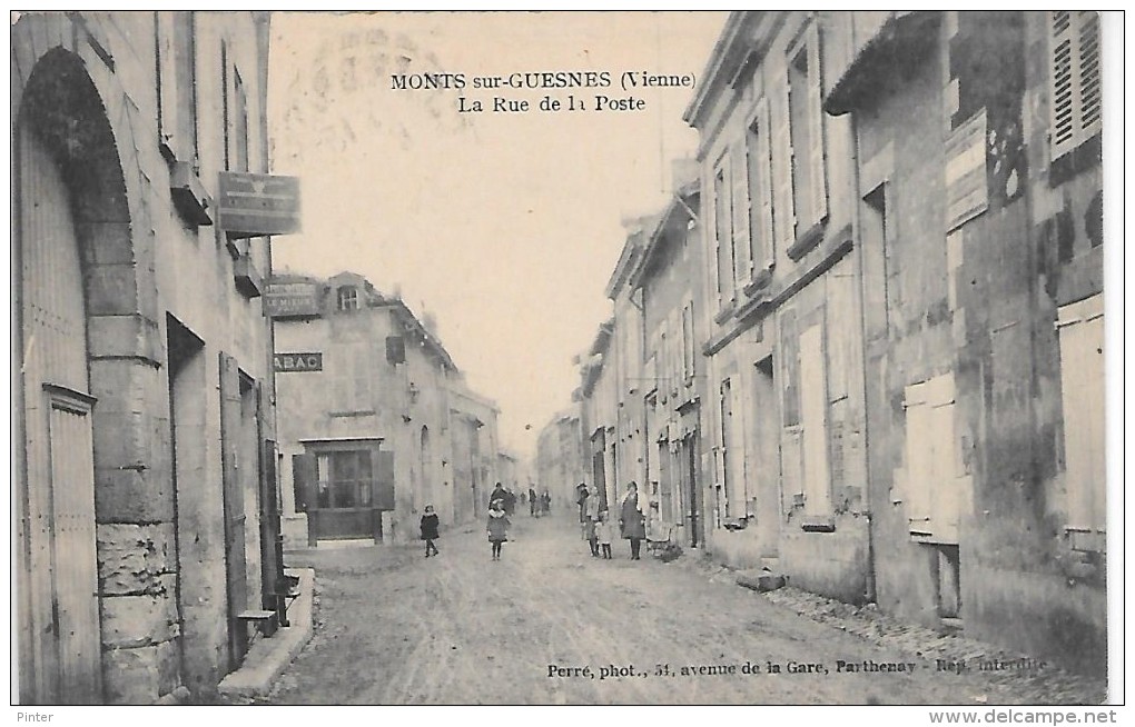 MONTS SUR GUESNES - La Rue De La Poste - Monts Sur Guesnes