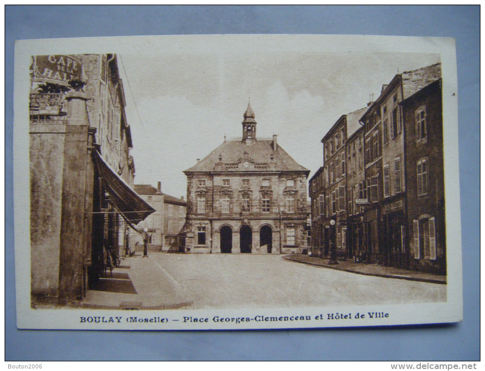 Boulay Place Georges Clemenceau Et Hôtel De Ville - Boulay Moselle