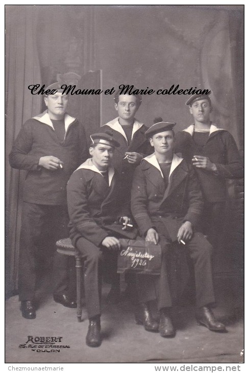 CPA CARTE PHOTO MILITAIRE MATELOTS DE MARINE NOUVEL AN 1926 AMIRAL PAR ROBERT TOULON - Personnages