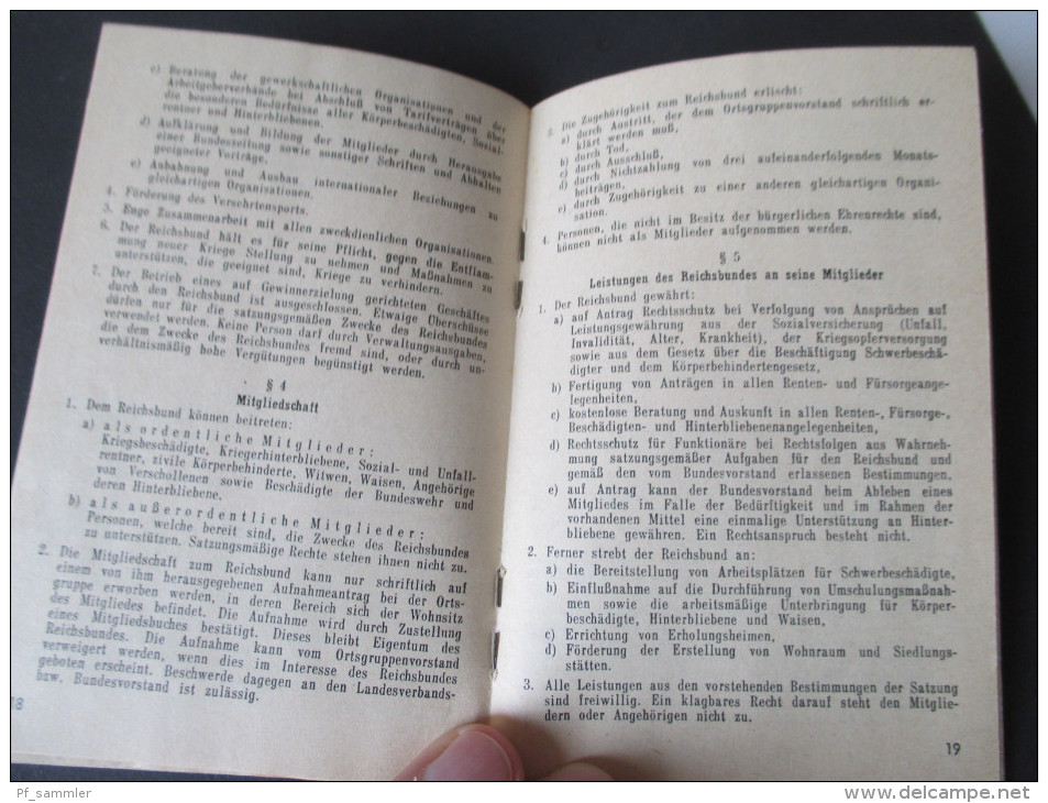 Reichsbund der Kriegs- und Zivilbeschädigten, Sozialrentner, und Hinterbliebenen E.V. Mitgliedsbuch. Beitragsmarken