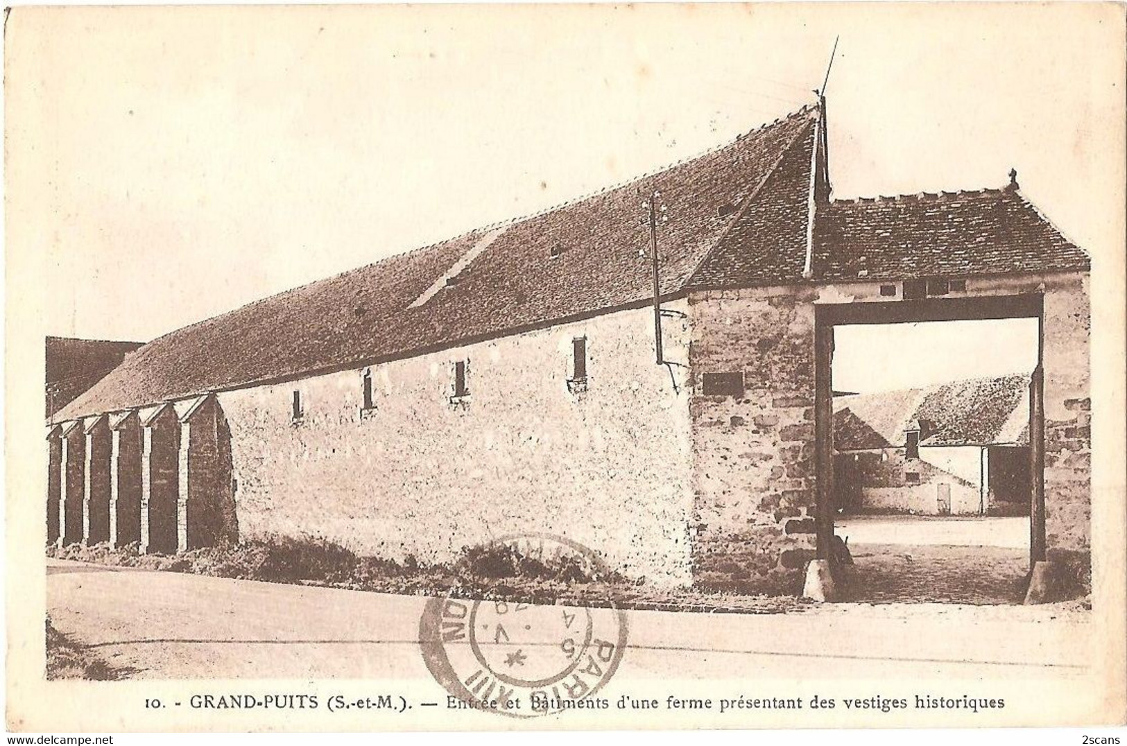 Dépt 77 - GRANDPUITS-BAILLY-CARROIS - Grand-Puits - Entrée Et Bâtiments D'une Ferme Présentant Des Vestiges Historiques - Baillycarrois