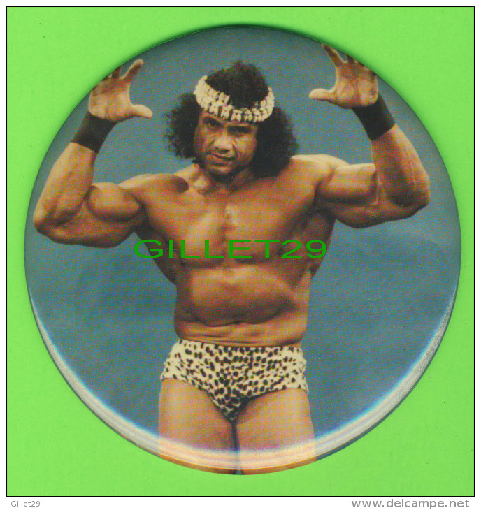 MACARON - PIN'S,  LUTTE - JIMMY SUPERFLY SNUKA - LUTTEUR DU QUÉBEC EN 1980 - DIMENSION 15 Cm DIAMÈTRE - - Lutte