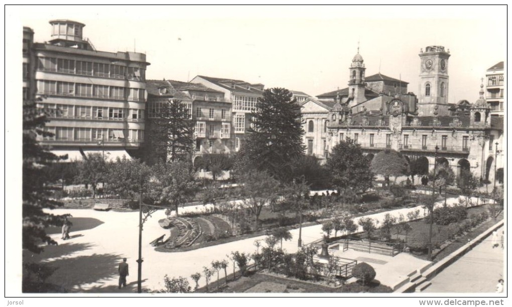 POSTAL    LUGO  -GALICIA  -  PLAZA DE ESPAÑA  - VISTA PARCIAL   ( EDIC. ARRIBAS ) - Lugo