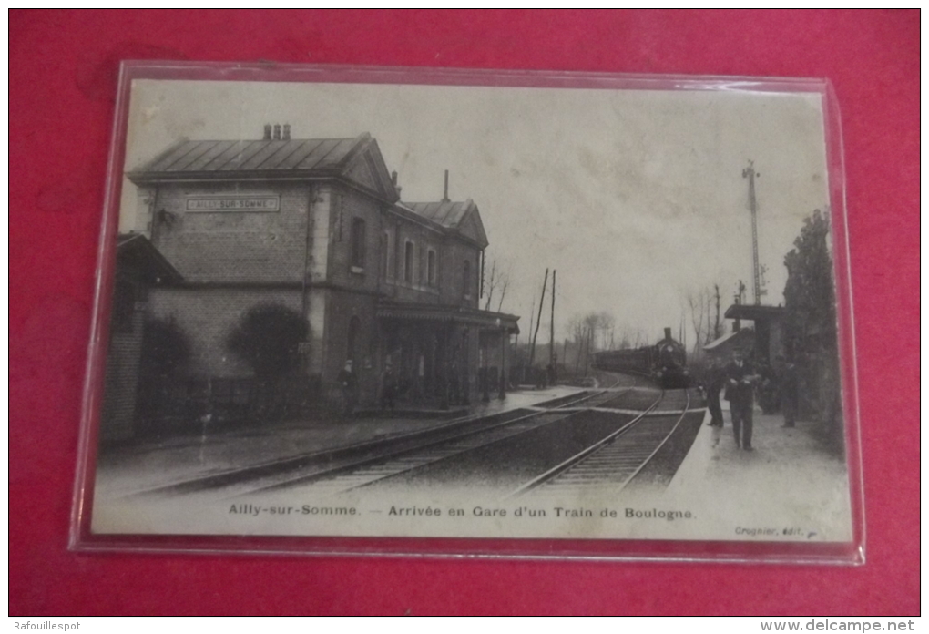 Cp  Ailly Sur Somme Arrivee En Gare D'un Train De Boulogne - Ailly Sur Noye