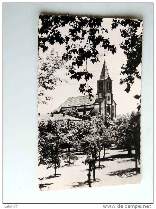 Carte Postale Ancienne : MEDEA : L' Eglise , Timbre 1960 - Medea