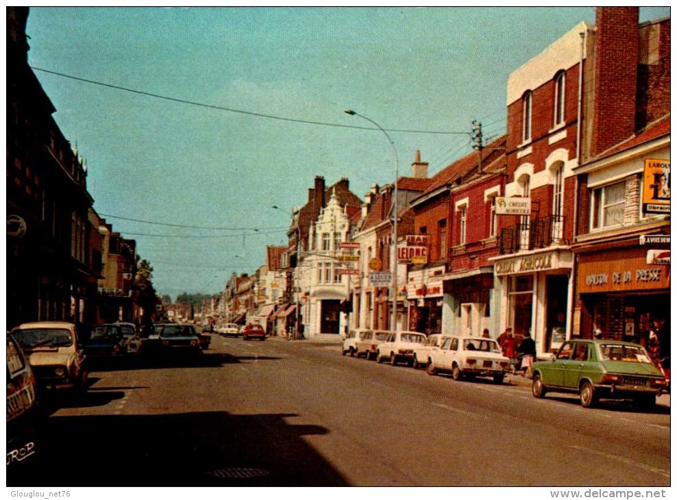 62-LIEVIN..RUE JEAN BAPTISTE DEFERNEZ....CPM ANIMEE - Lievin