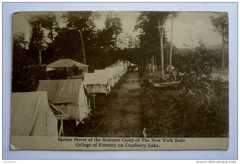 SPRUCE STREET OF THE SUMMER CAMP   OF THE NEW-YORK STATE COLLEGE OF FORESTRY  ON CRANBERRY LAKE - Syracuse