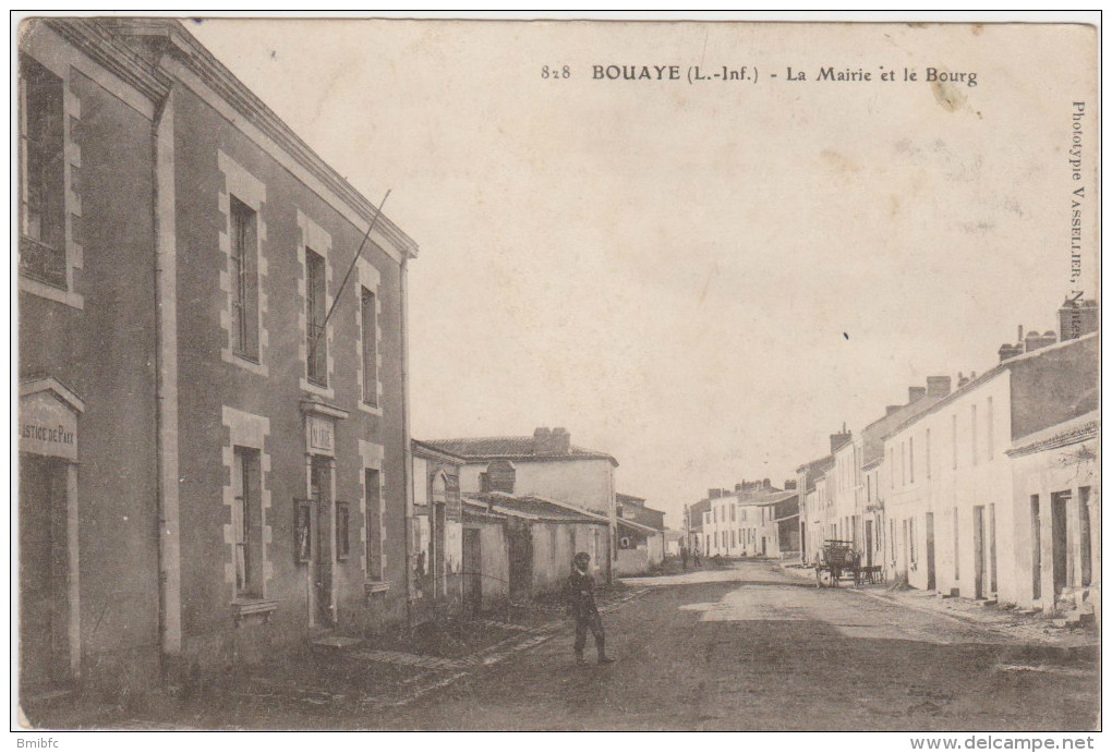 BOUAYE - La Mairie Et Le Bourg - Bouaye