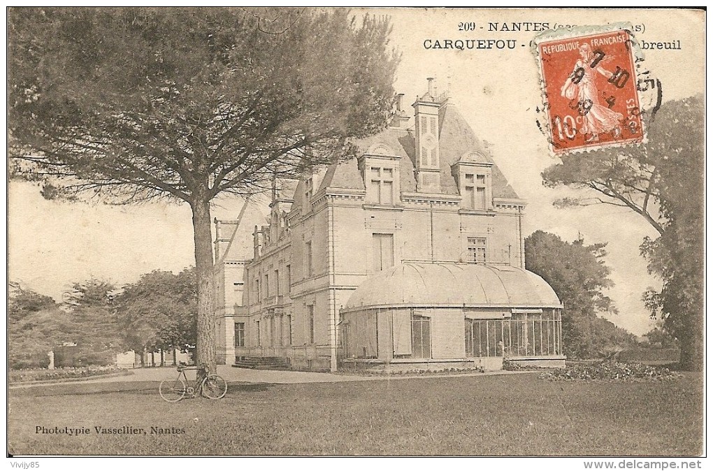 44 - NANTES  CARQUEFOU - Le Château De Maubreuil  ( Vélo Au Pied D'un Arbre ) - Carquefou