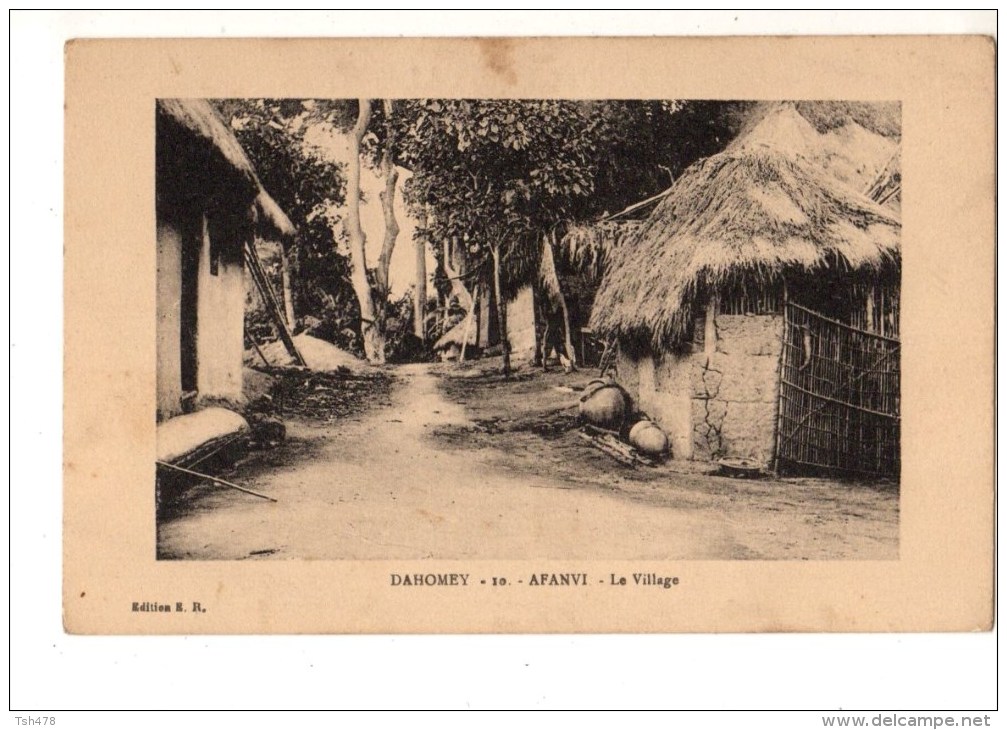 AFRIQUE---DAHOMEY---AFANVI--le Village--voir 2 Scans - Dahomey