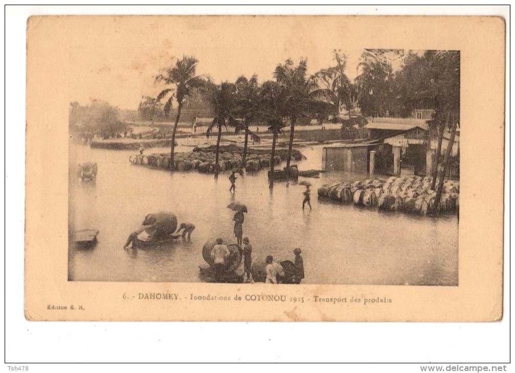 AFRIQUE---DAHOMEY---les Inondations De COTONOU 1925--transport Des Produits--voir 2 Scans - Dahomey