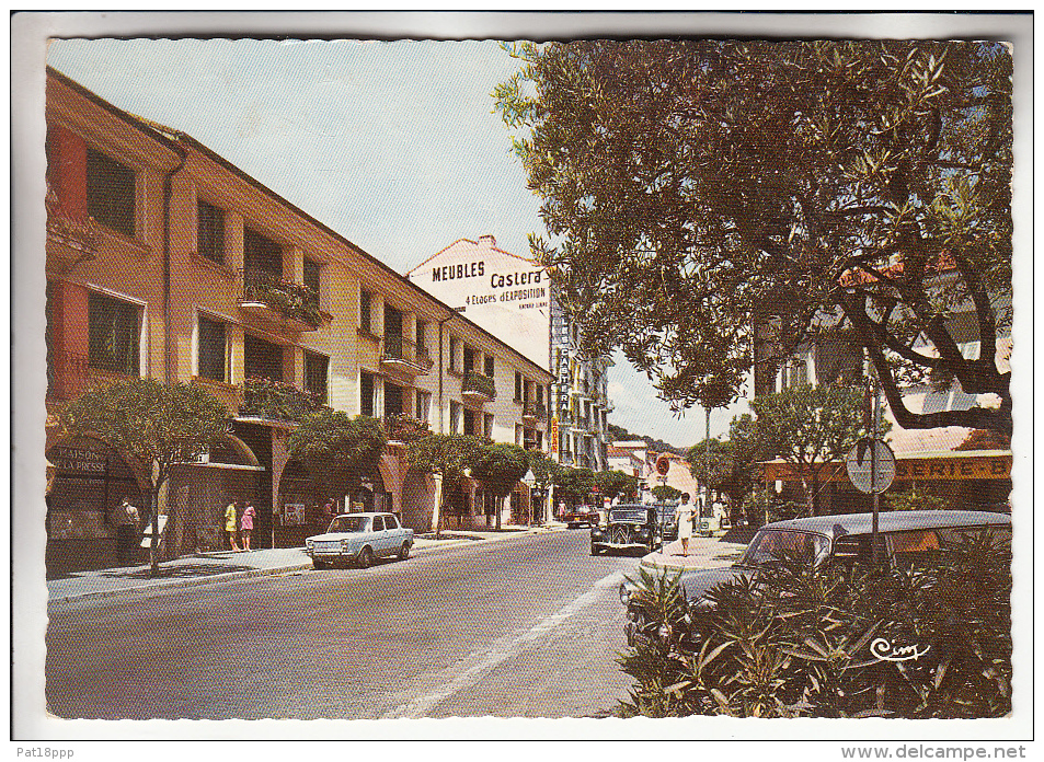 ST LAURENT DU VAR 06 - Avenue Leclerc - Pub Meubles Castera - Automobile SIMCA 1000 - CPSM GF - Alpes Maritimes - Saint-Laurent-du-Var