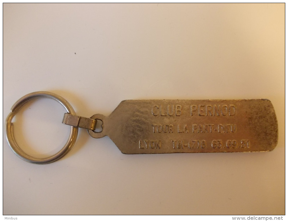 PORTE CLEFS Club Pernod Lyon Tour Du Crédit Lyonnais (pastis) - Key-rings