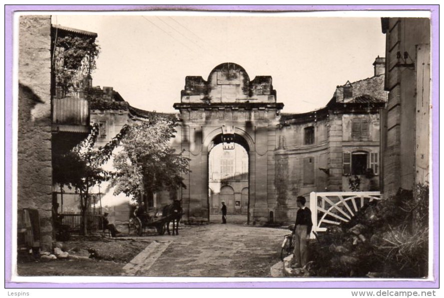 13 - PEYROLLES --  La Mairie - 1955 - Peyrolles