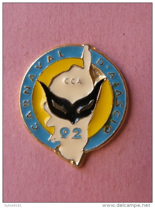 PIN´S  CARNAVAL D´AJACCIO CCA 92 - Corse  (863) - Steden