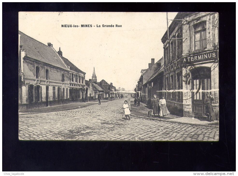 CPA (62) Noeux Les Mines  -  La Grande Rue - Noeux Les Mines